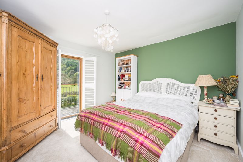 Bedroom- click for photo gallery